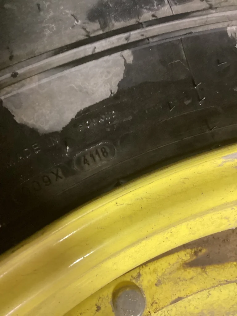 Used 420/85R34 147A8 Michelin Agribib 2 TL R-1W 75-80% On 15 x 34 12-16.732-14.620 R&R Wheel w/ Disc image 4