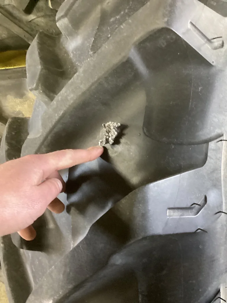 Used 420/85R34 147A8 Michelin Agribib 2 TL R-1W 75-80% On 15 x 34 12-16.732-14.620 R&R Wheel w/ Disc image 5