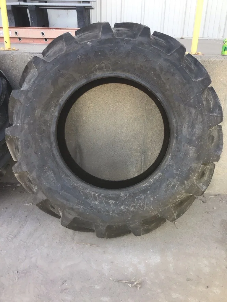 Take-Off 18.4-30 139A6 Galaxy Agriitrac ll TL R-1 95-100% ( Lugcut on one tire)