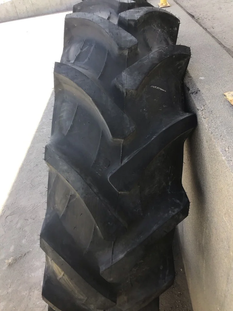 Take-Off 18.4-30 139A6 Galaxy Agriitrac ll TL R-1 95-100% ( Lugcut on one tire) image 3