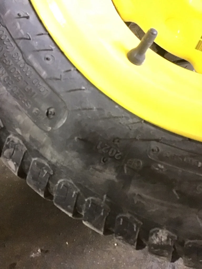 Take-Off 27x10.50-15 108B Titan Multi Trac C/S TL R-3 95-100% on 8 x 15 6-6-4.62 Implement Yellow image 3