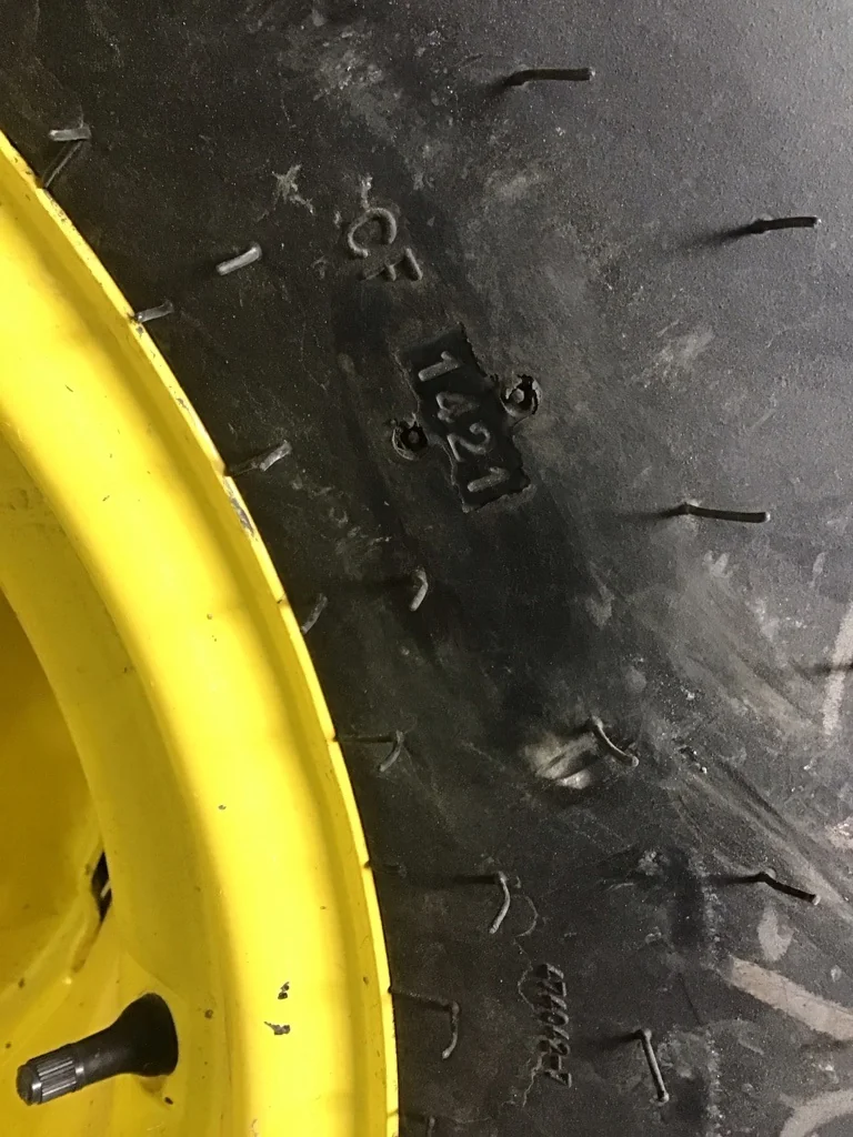 Take-Off 44x18.00-20 123B Titan Multi Trac C/S TL R-3 95-100% on 14 x 20 8-86 Solid Yellow Wheel on image 3