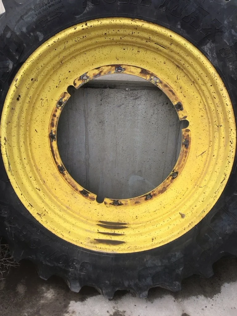 Used 380/90R46 159A8 BKT Agri Max RT945 TL R-1W 85-90% On 13 x 46 (12-32.047-30.078) R&R Wheel image 2