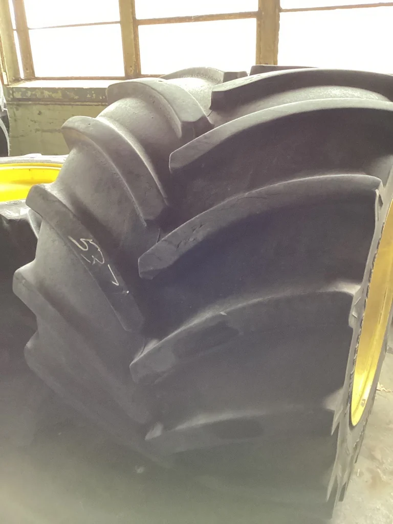 Used LSW 1100/35R32 175D Goodyear Optitrac TL R-1W 80-85%38 x 32 12-19.685-17651 Tractor Whl Yellow image 4