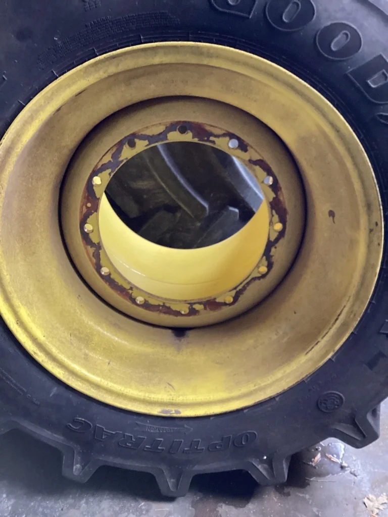 Used LSW 1100/35R32 175D Goodyear Optitrac TL R-1W 80-85%38 x 32 12-19.685-17651 Tractor Whl Yellow image 8