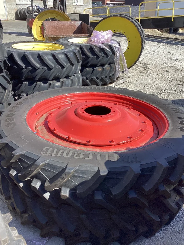 Take-Off 380/90R54 152A8 Trelleborg TM100 TL R-1W 95-100% On 11 x 54 (10-13.19-11.07) R&R/Disc