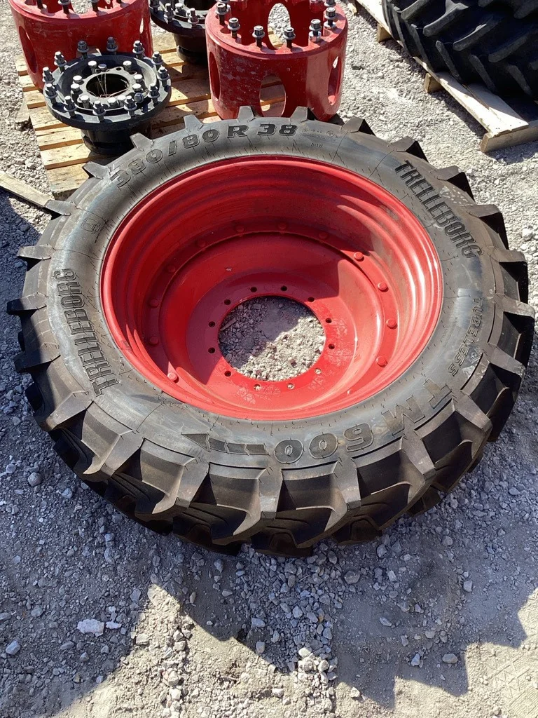 Take-Off 380/80R38 142A8 Trelleborg TM600 TL R-1W 95-100% On 11 x 38 (12-16.732-14.620 Rim&Rail/Disc