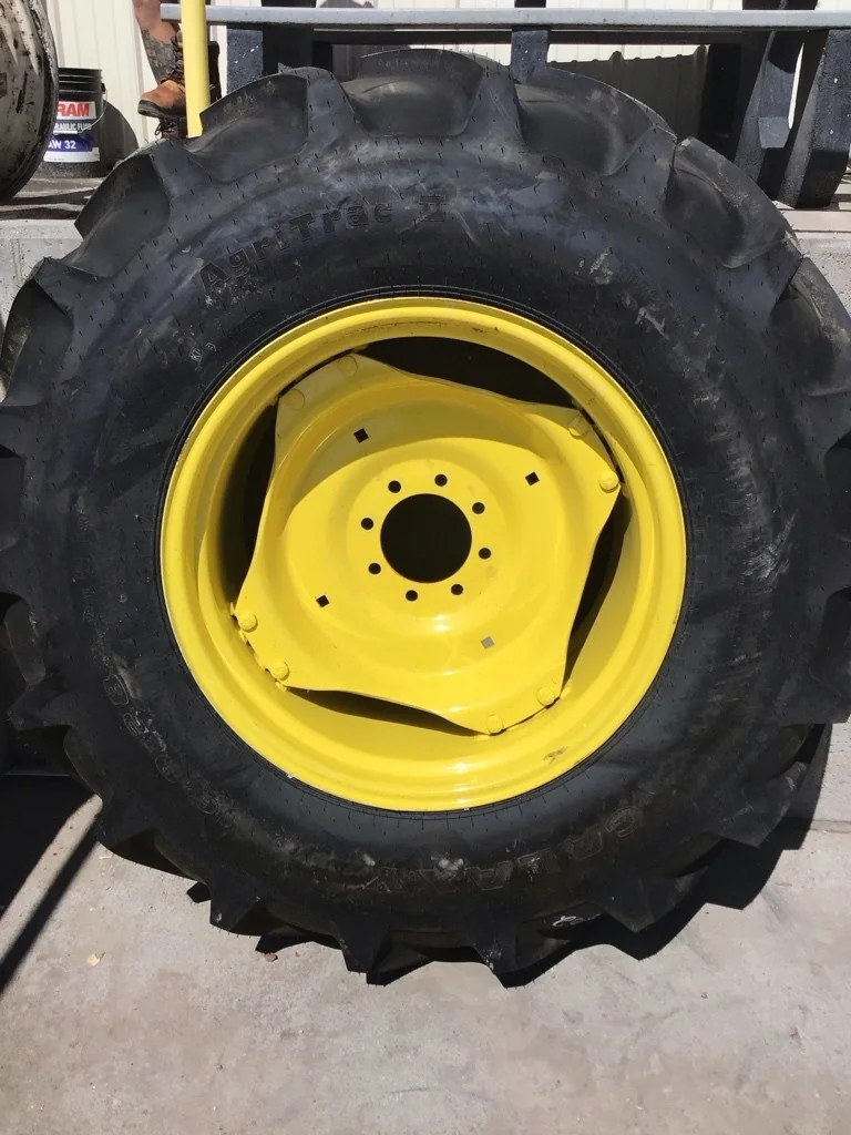 Take-Off 16.9-28 129A6 Galaxy Agritrac ll TL R-1 95-100% On 15 x 28 (8-8-6) 4/2 Clamp/Disc
