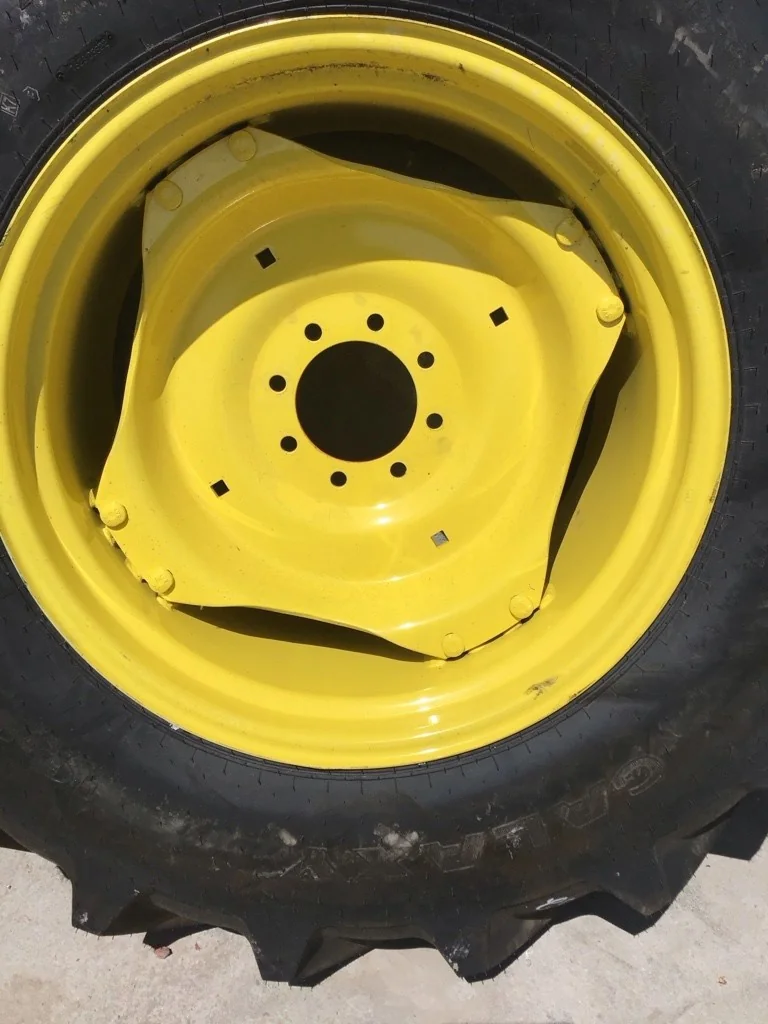 Take-Off 16.9-28 129A6 Galaxy Agritrac ll TL R-1 95-100% On 15 x 28 (8-8-6) 4/2 Clamp/Disc image 3