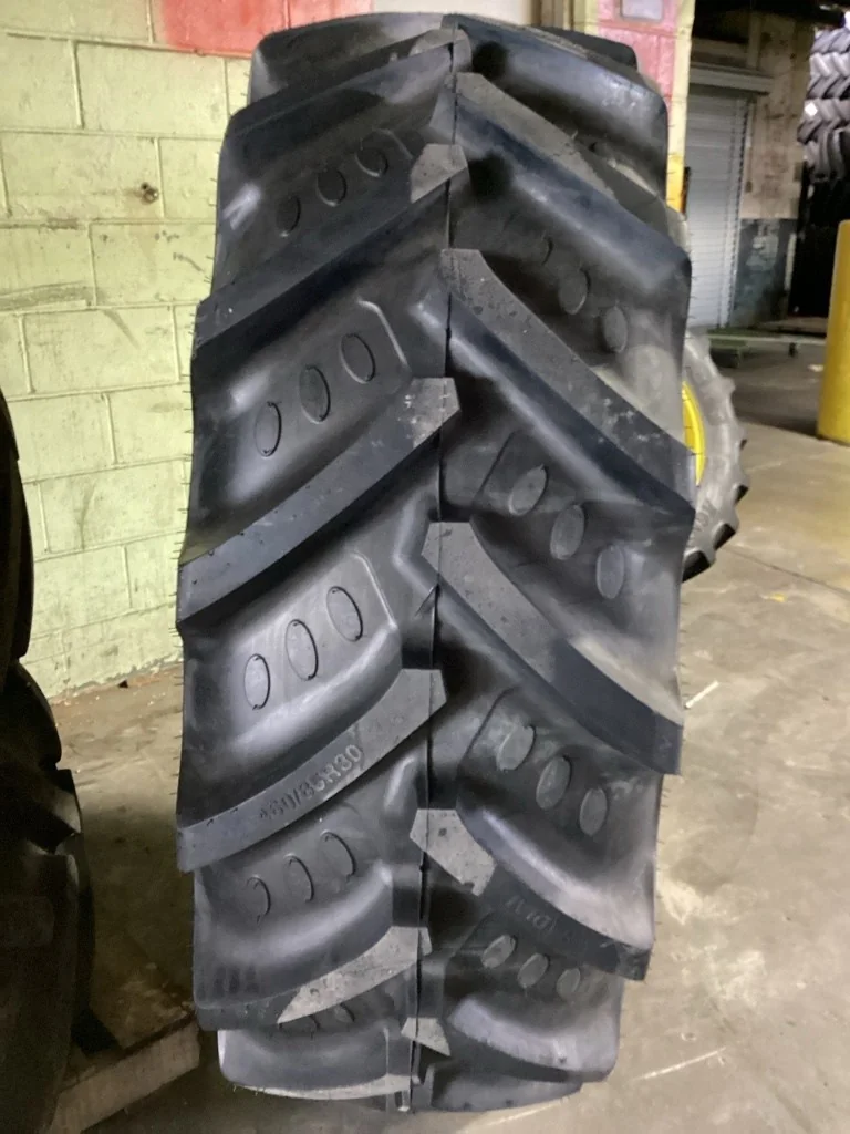 Take-Off 460/85R30 145A8 BKT Agrimax RT855 TL R-1W 95-100% On 15 x 30 4/2 Rail wheel/Disc (8-8-6) image 3