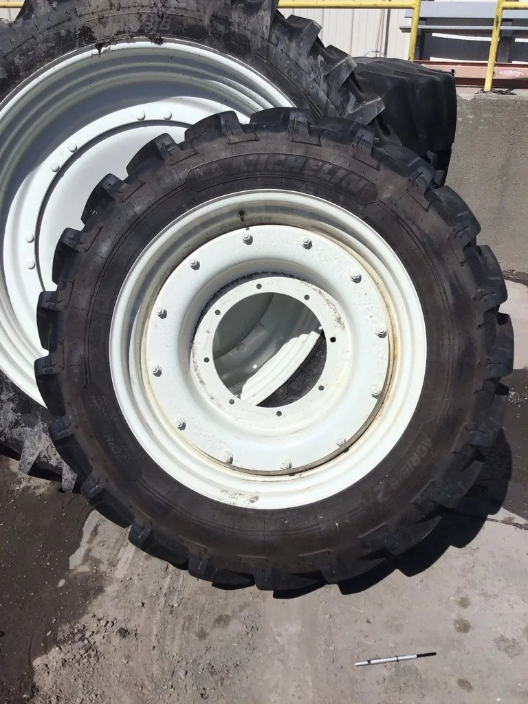 Used 320/85R34 133A8 Michelin Agribib2 TL R-1W 80-85% On 10 x 34 (8-15.995-14.281) R&R/Di