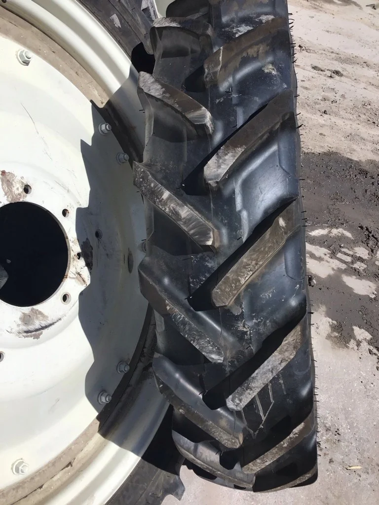 Used 320/85R34 133A8 Michelin Agribib2 TL R-1W 80-85% On 10 x 34 (8-15.995-14.281) R&R/Di image 3
