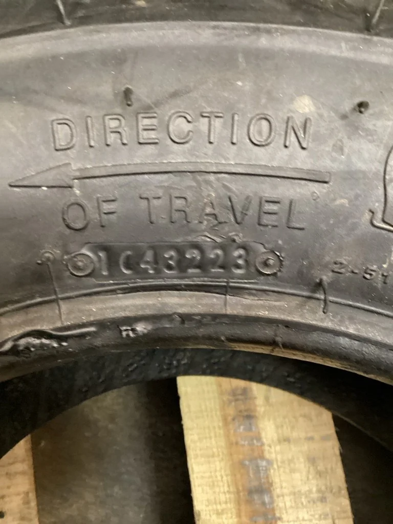 Take-Off 23X8.50-12SS 6PLY Carlisle Trac Chief TL R-4 95-100% (Slight cut in one of the beads) image 5