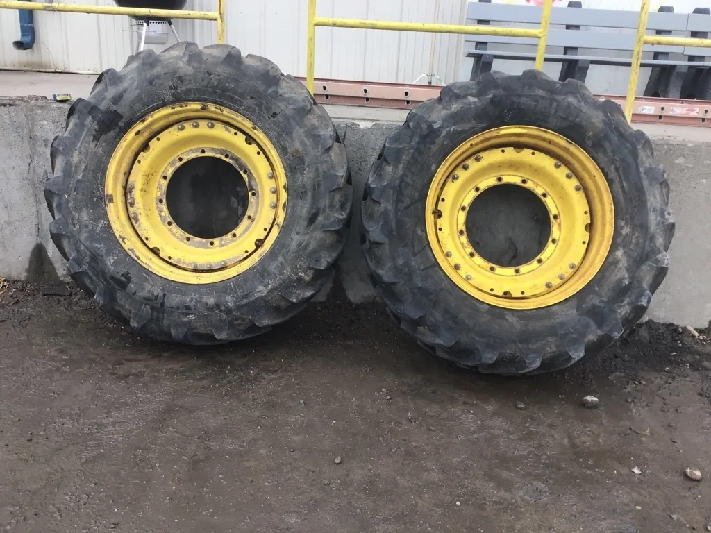 Used 480/70R34 143D Michelin Omnibib TL R-1W 70-75% On 15 x 34 (12-19.685-17.651) Waffle 3 Bolt/Disc image 2