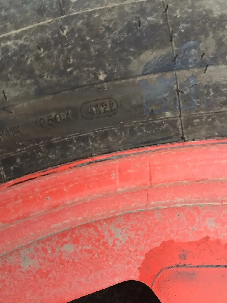 Take-Off 270/95R48 144D Kleber Cropker TL R-1W 95-100% On 10 x 48 (8-10.82-8.78) Multi Piece Wheel image 2