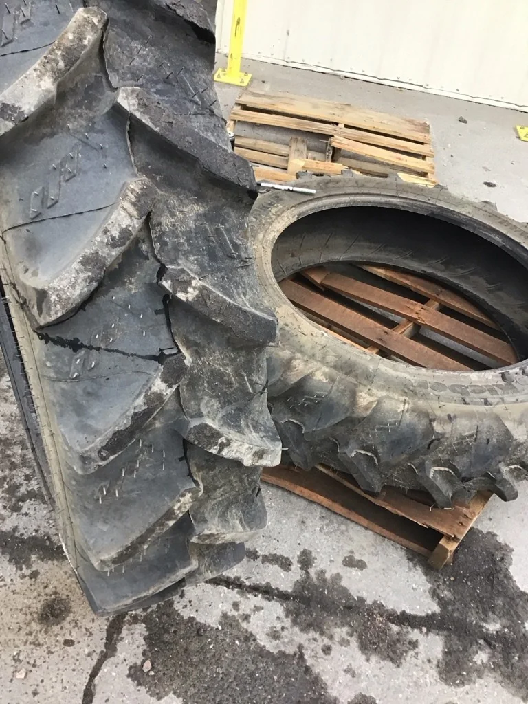 Take-Off 270/95R32 139D Kleber Cropker TL R-1W 95-100% (Slight road wear) image 2