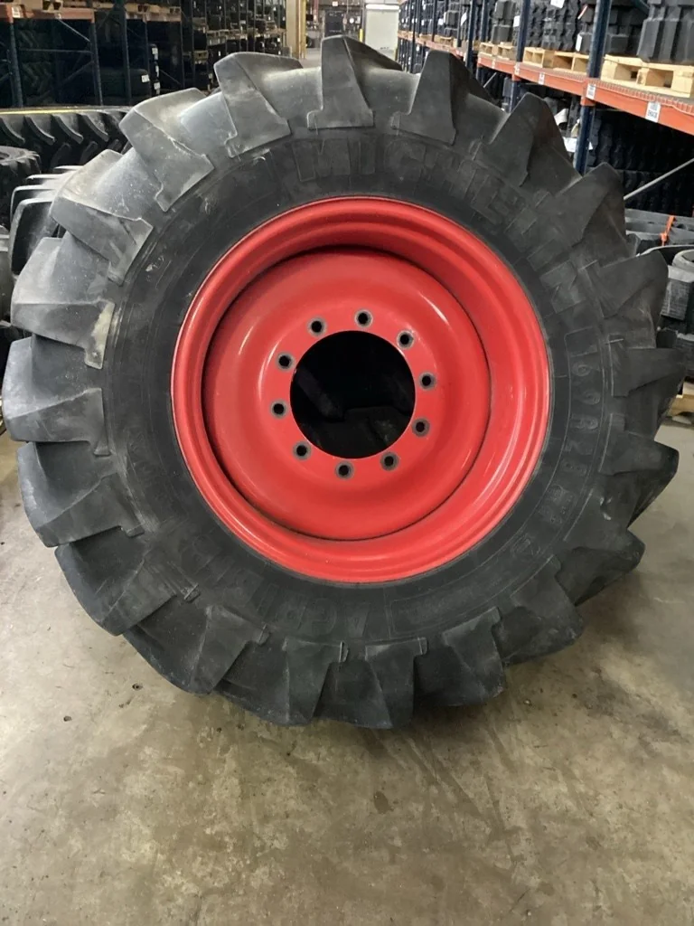 Used 16.9-28 148A8 Michelin Agribib TL R-1W 85-90% On 15 x 28 (10-13.19-11.07) Solid Wheel