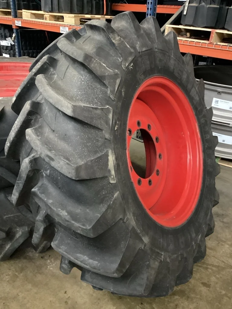 Used 16.9-28 148A8 Michelin Agribib TL R-1W 85-90% On 15 x 28 (10-13.19-11.07) Solid Wheel image 4