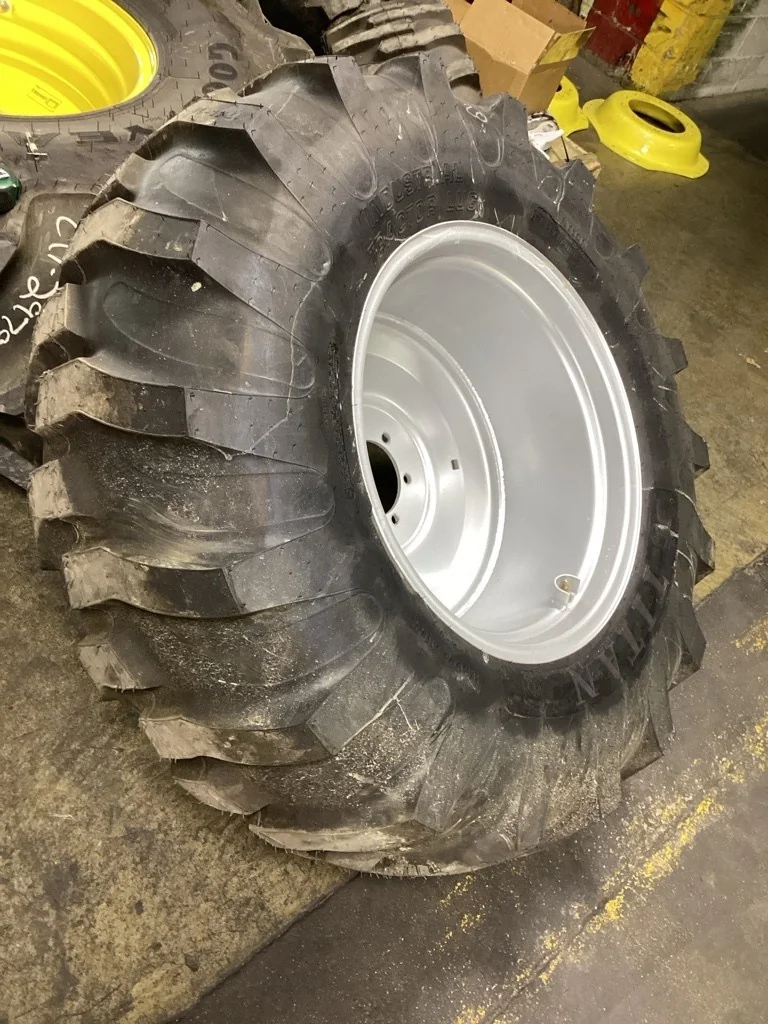 Take-Off 17.5-24 8 PLY Titan Industrial Tractor Lug TL R-4 95-100% On 15 x 24 (6-6.93-5.325) Solid image 2