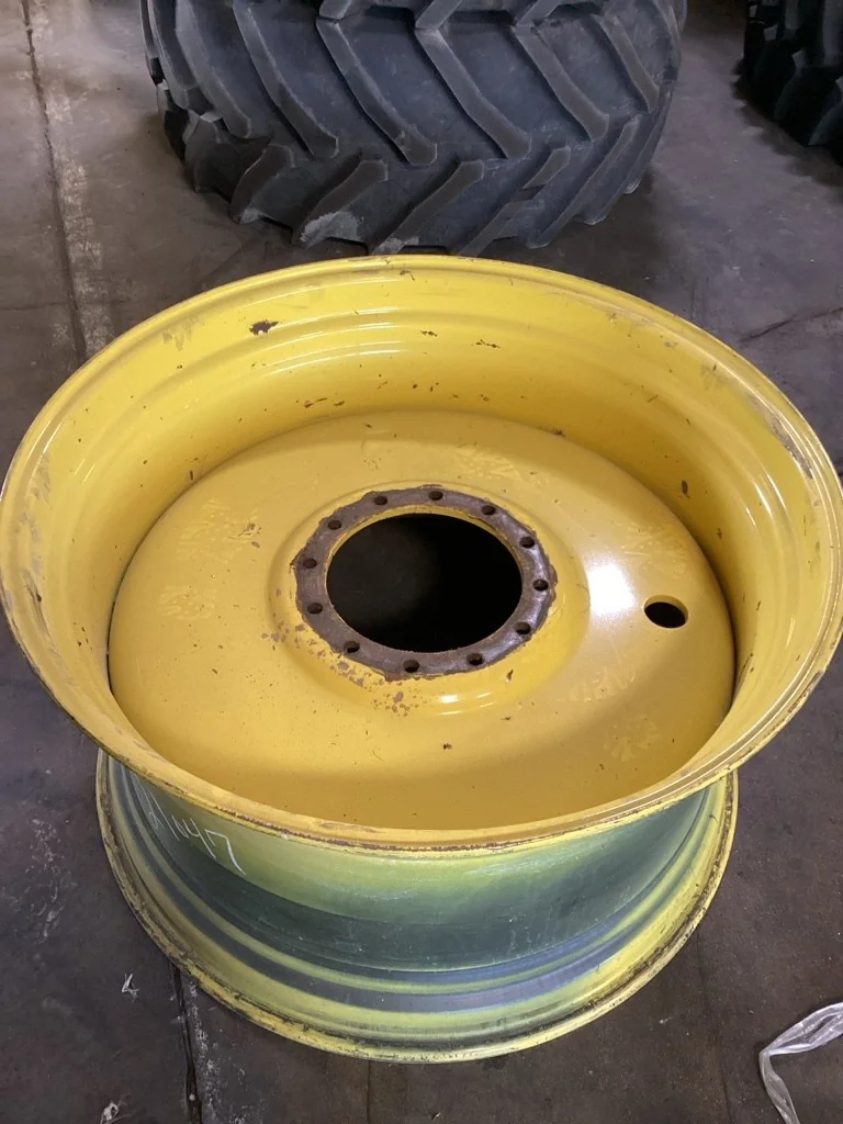 Used 23x42 (12-13.976-11.857-1) Titan Sprayer Wheel. ( Slight Cuts In Paint)