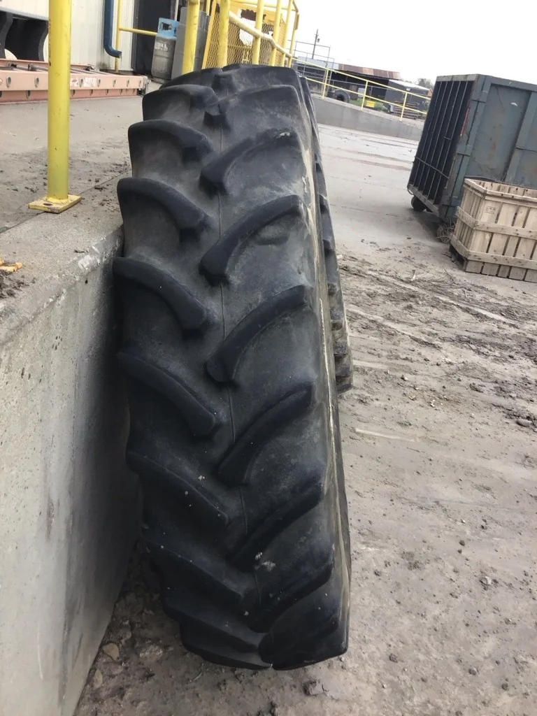 USED 380/80R38 142A8 FIRESTONE RADIAL ALL TRACTION DT TL R-1W 70-75% ON 12 X 38 (12-16.732-14.620) image 2