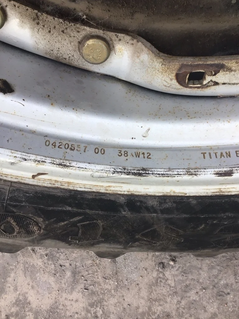 USED 380/80R38 142A8 FIRESTONE RADIAL ALL TRACTION DT TL R-1W 70-75% ON 12 X 38 (12-16.732-14.620) image 3