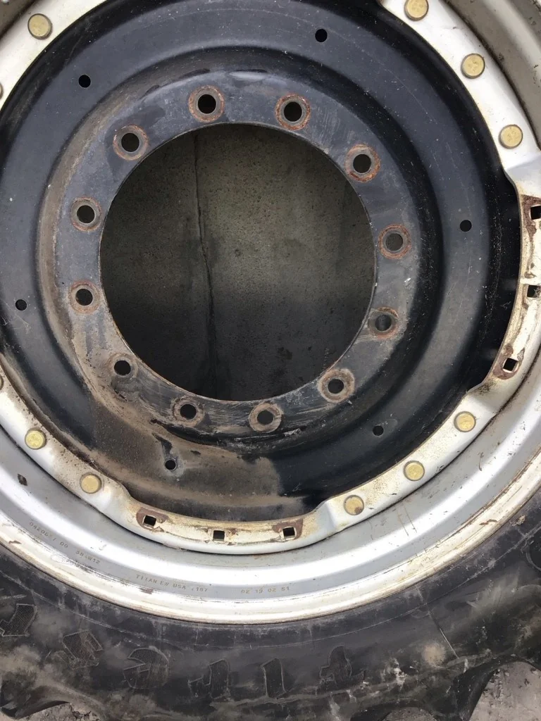 USED 380/80R38 142A8 FIRESTONE RADIAL ALL TRACTION DT TL R-1W 70-75% ON 12 X 38 (12-16.732-14.620) image 4