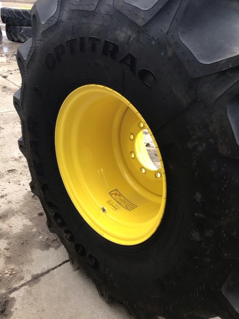 Take-Off 750/65R26 166D Goodyear Optitrac TL R-1W 95-100% On 25 x 26 (8-10.625-8.625) Combine Wheel image 2