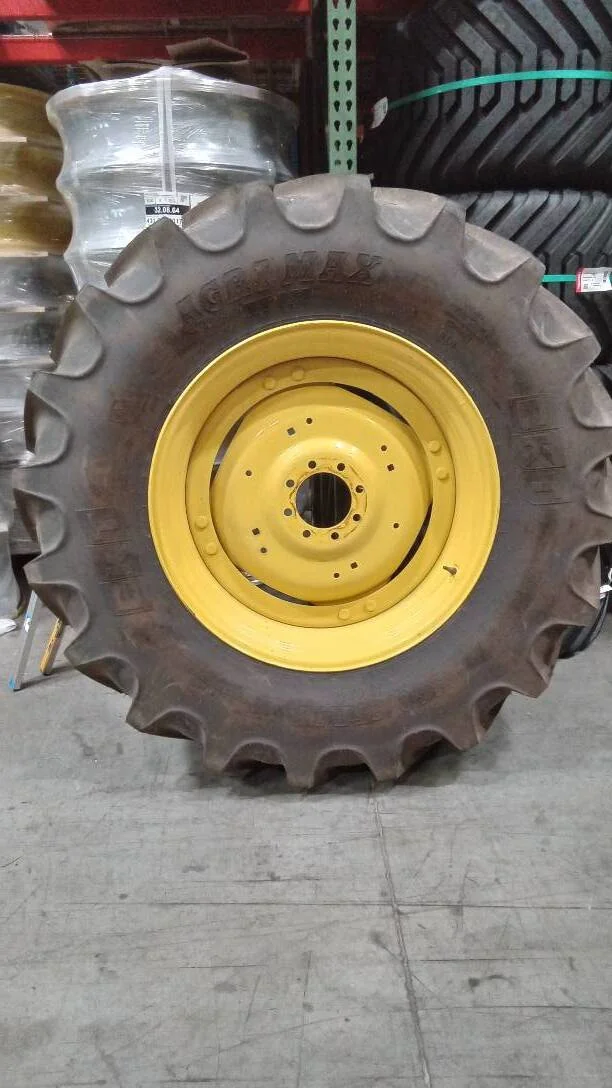 Take-Off 460/85R34 147B BKT Agrimax RT855 TL R-1W 95-100% On 15 x 34 (8-8-6) 4/2 Rail/Disc