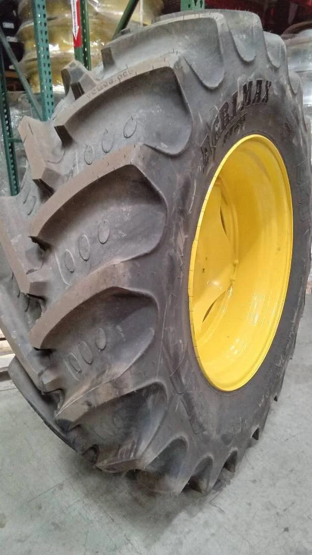Take-Off 460/85R34 147B BKT Agrimax RT855 TL R-1W 95-100% On 15 x 34 (8-8-6) 4/2 Rail/Disc image 3