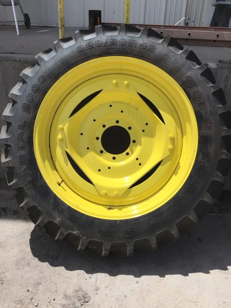 Take-Off 320/90R42 139A8 Firestone Radial 9000 TL R-1W 95-100% On 10 x 42 (8-10.82-8.78 4/2 Rail/Di