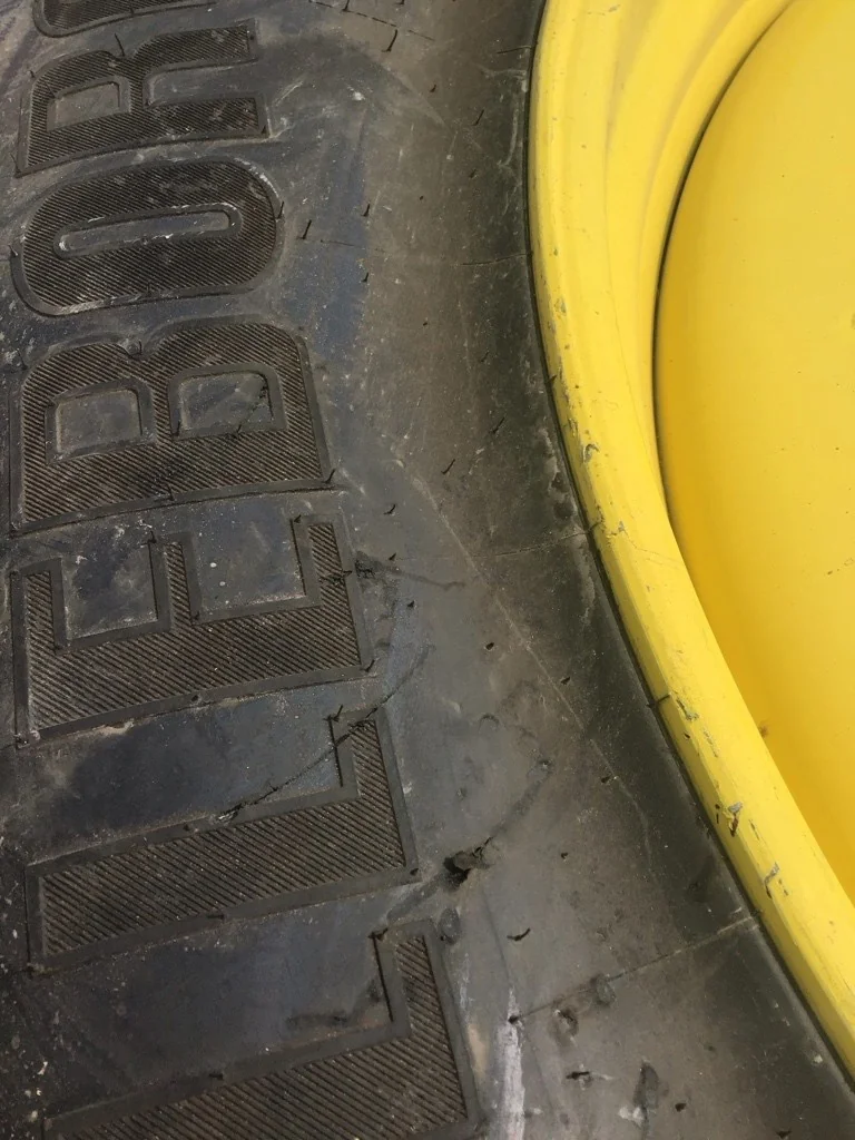Take-Off VF380/105R50 179D Trelleborg TM150 TL R-1 95-100% On 13x50 (12-15.748-13.829) Bubble Disc image 4