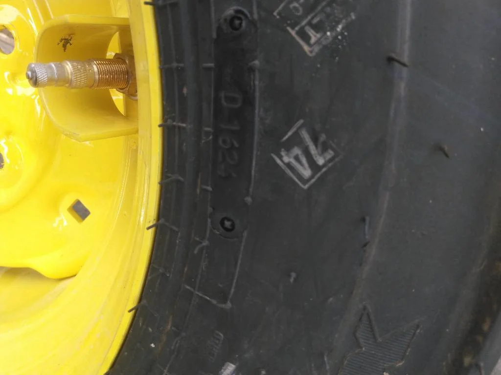 Take-Off 10-16.5 124A2 Galaxy XD2010 TL R-4 95-100% On 8.25 x 16.5 (6-6-4.62) Implement Wheel image 3
