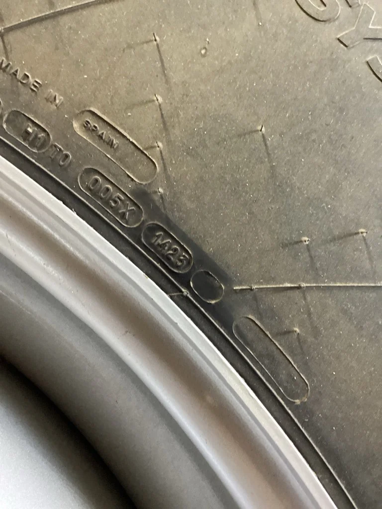 Take-Off VF580/85R42 183A8 Michelin CereXbib 2 TL R-1W 95-100% On 20 x 42 (20-13.19-11.07) Case DD image 2