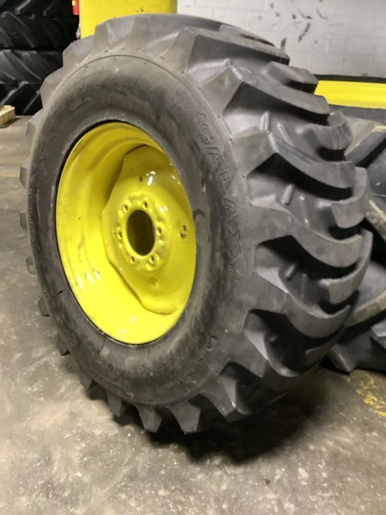 Take-Off 15-19.5 6 PLY Galaxy Marathoner TL R-4 95-100% On 12.25x19.5 (6-6-4.62) JD Implement Wheel image 2