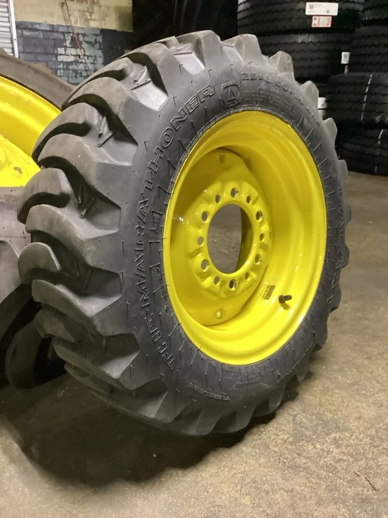 Take-Off 25x8.50-14 6 PLY Galaxy Marathoner TL R-4 95-100% On 7x14 (6-6-4.62) JD Implement Wheel image 2