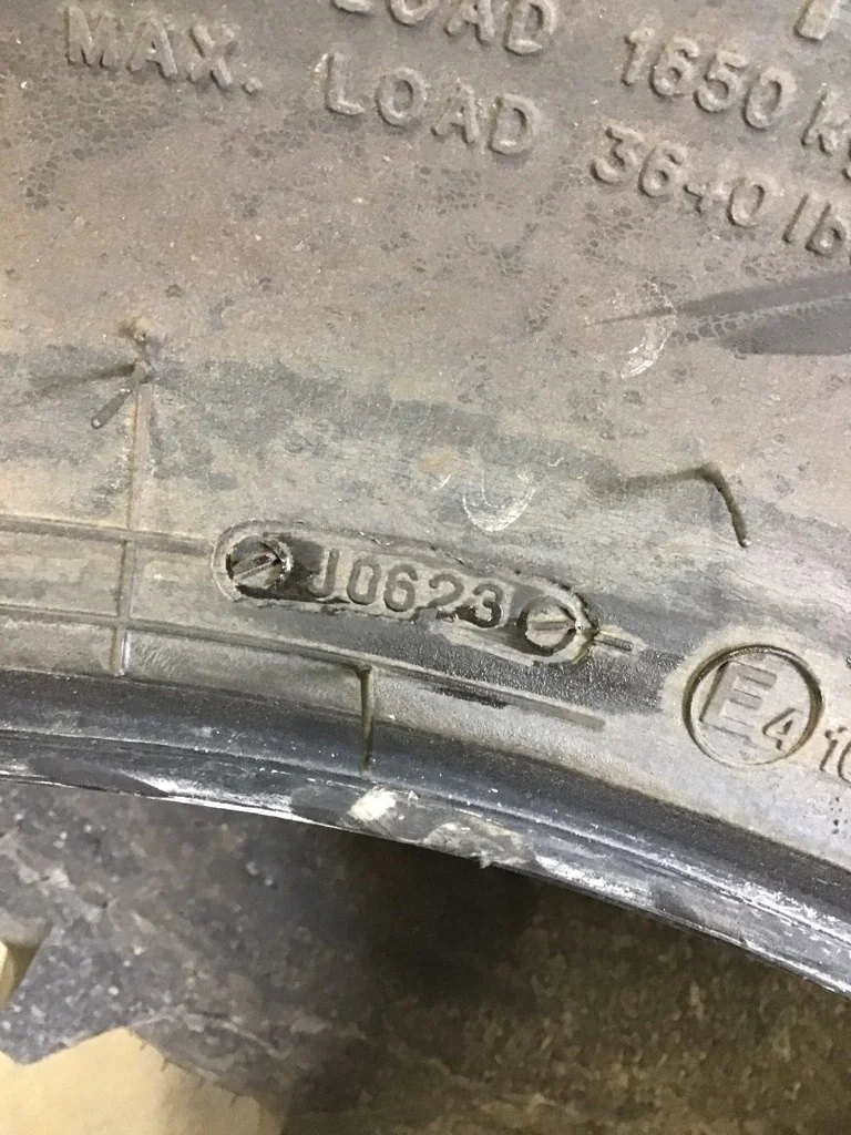 Take-Off 340/85R24 125A8 BKT AgriMax RT855 TL R-1W 95-100% (Light Lug Stubble) image 4