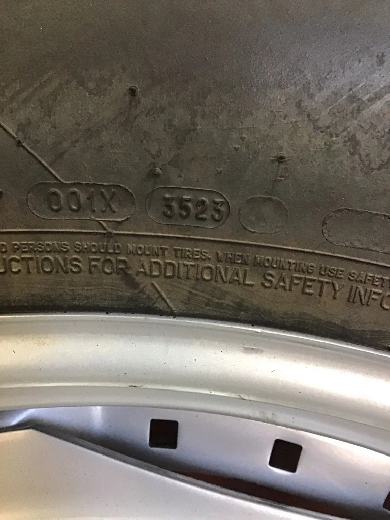 Take-Off VF420/85R34 154A8 Michelin Yeildbib TL R-1W 95-100% On 13 x 34 (12-16.732-14.620)  Waffle image 2