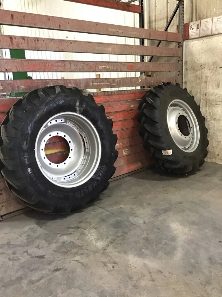 Take-Off VF420/85R34 154A8 Michelin Yeildbib TL R-1W 95-100% On 13 x 34 (12-16.732-14.620)  Waffle image 4
