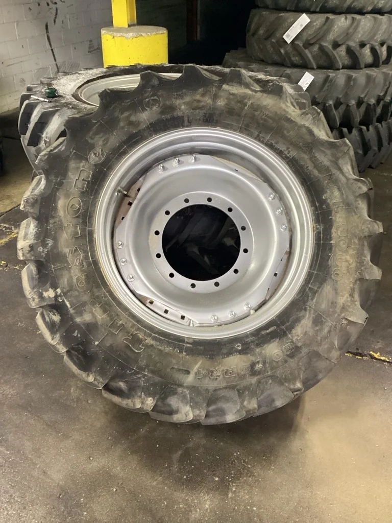 Take-Off 480/70R34 155B Firestone Radial 9000 TL R-1W 95-100% On 15x34 (12-16.732-14.620) Waffle