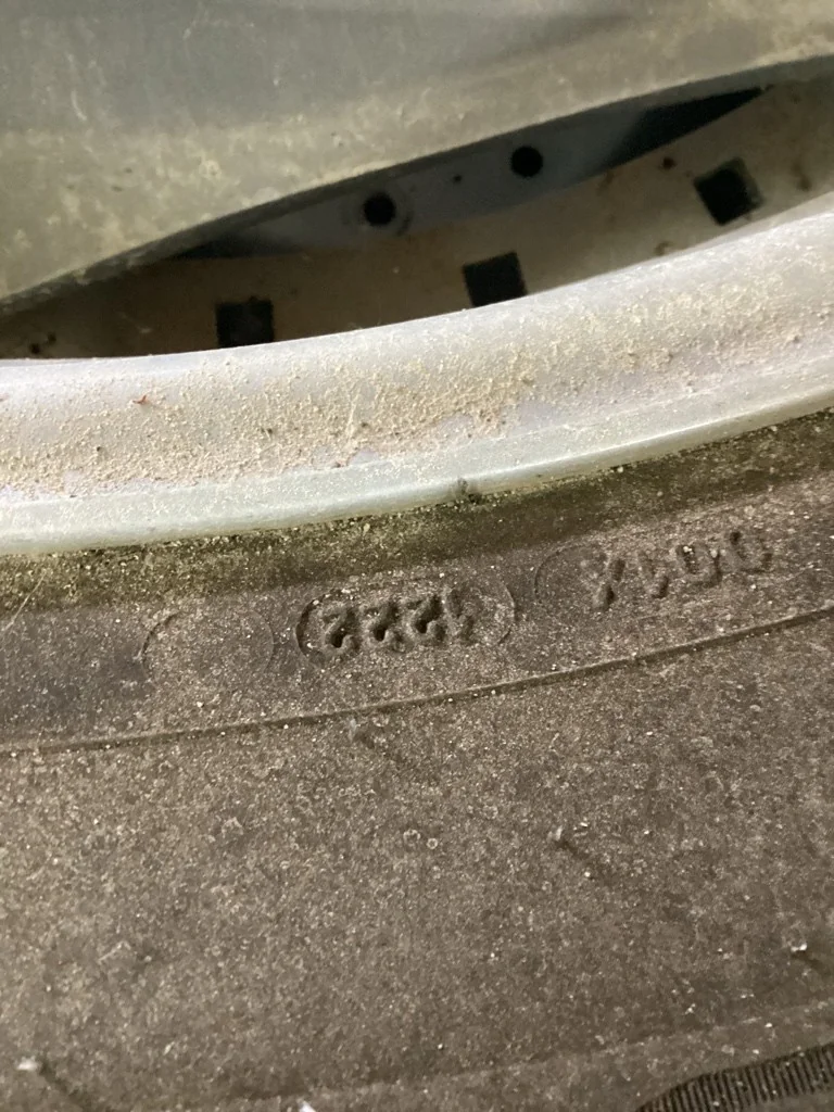 Take-Off 480/70R34 143D Michelin Omnibib TL R-1W 95-100% On 15x34 (12-16.732-14.620) Waffle 3 Bolt image 2