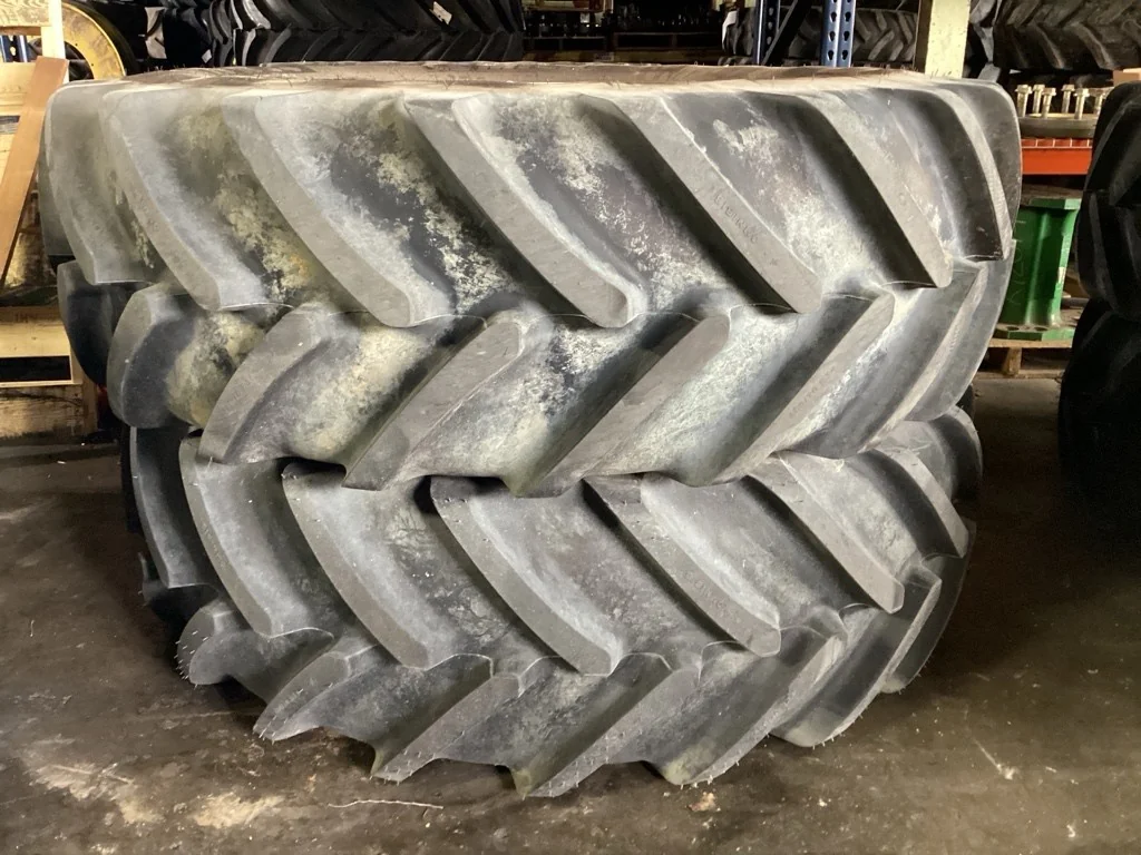 Take-Off 480/70R34 143D Michelin Omnibib TL R-1W 95-100% On 15x34 (12-16.732-14.620) Waffle 3 Bolt image 3