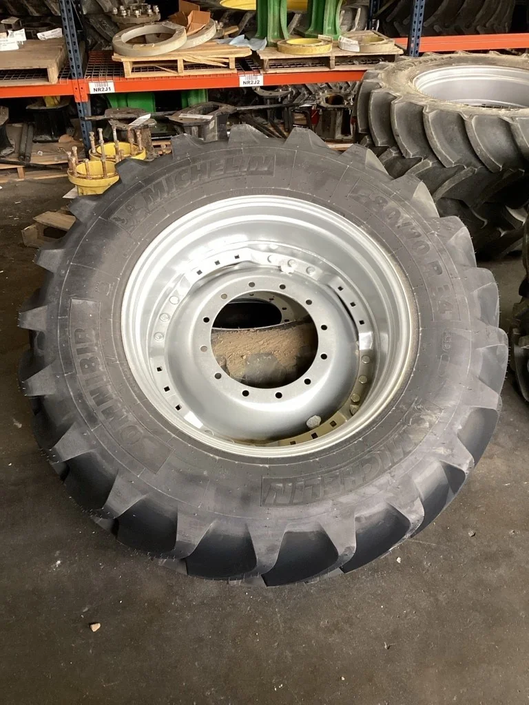 Take-Off 480/70R34 143D Michelin Omnibib TL R-1W 95-100% On 15x34 (12-16.732-14.620) Waffle 3 Bolt image 4