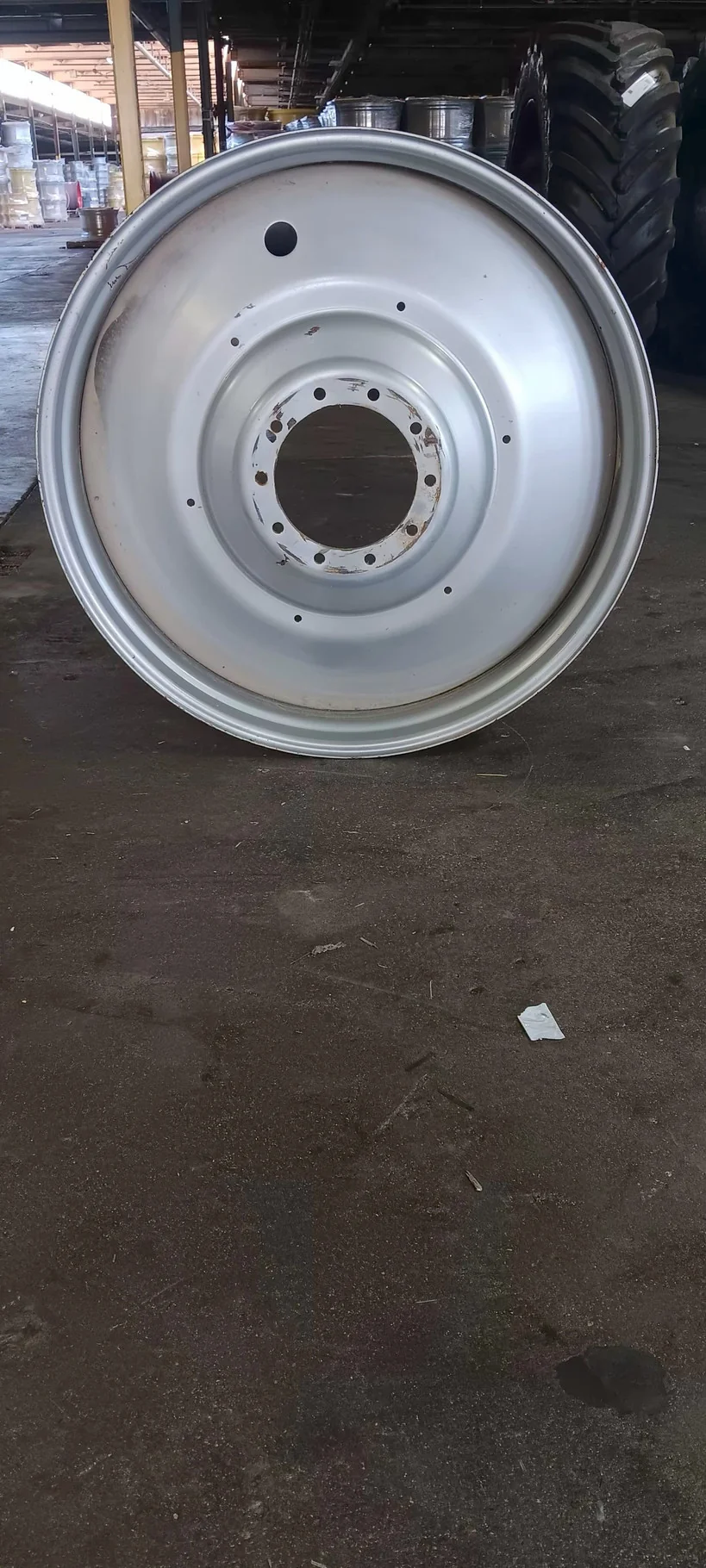 Take-Off 16 x 46 10-13.19-11.07 Titan Dual Case Silver Wheel image 2
