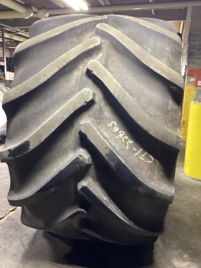 Used LSW1250/35R46 195B Goodyear Custom Flo Grip TL R-2 80-85% On 44x46 (10-13.19-11.07) Solid Wheel image 4