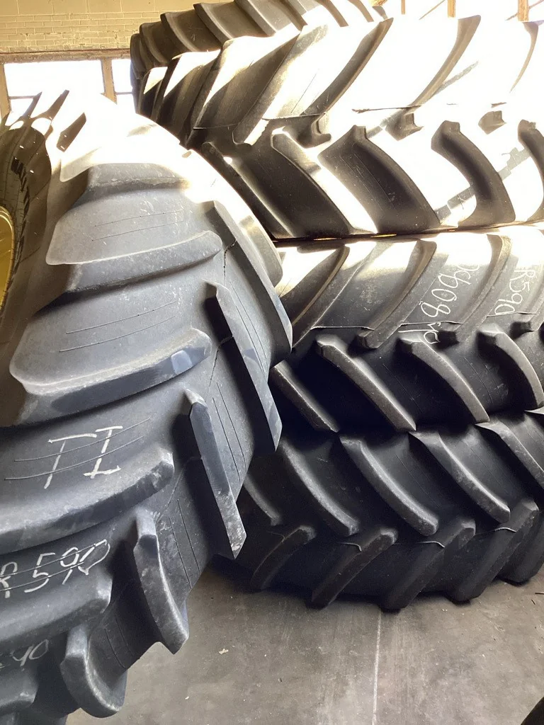 Used 710/70R42 168D Firestone Maxi Traction TL R-1W 90-95% On 23 x 42 (12-32.047-30.078) Rim & Rail image 3
