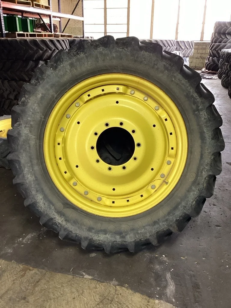 Used 380/80R38 142B RAT DT TL R-1W 75-80% On 12x38 Waffle 3 Bolt/Disc (10-13.19-11.07)