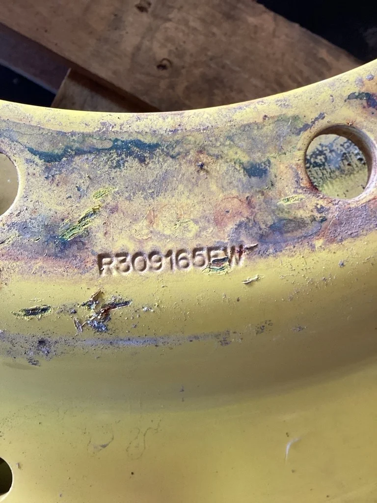 Used 38" (12-16.732-14.620) Waffle 3 Bolt Disc JD (Scratches And Scuffs) image 2