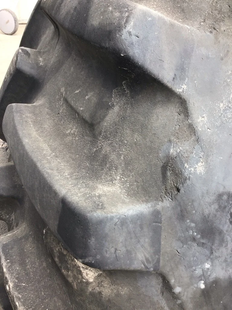 Used 650/85R38 173B Firestone Deep Tread 23 TL R-1W 90-95% On 23 x 38 (20-13.19-11.07) Dolly Dual image 4