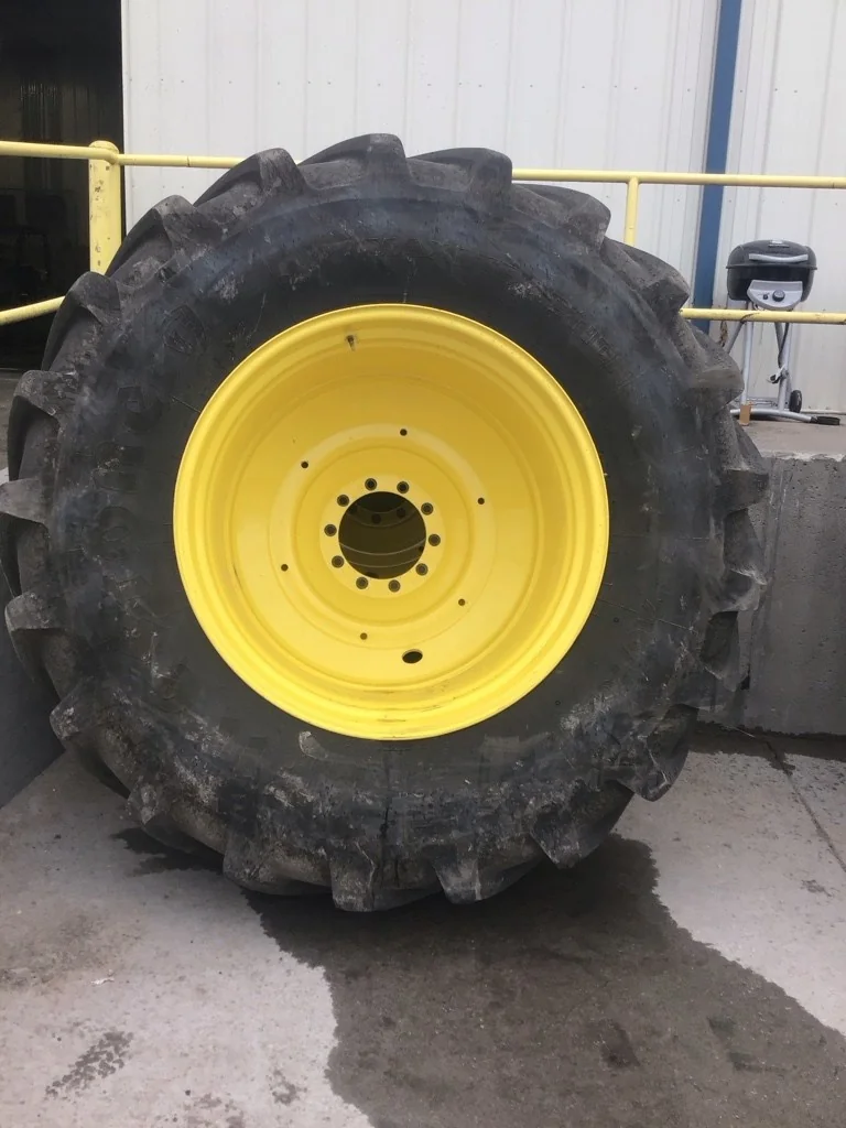 Used 710/70R42 168D Firestone Maxi Traction TL R-1W 85-90% On 23 x 42 (10-13.19-11.07) Dual Wheel
